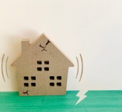 地震で屋根や外壁が損傷したらどうする？保険を活用した修繕方法 | 木更津市・君津市・袖ヶ浦市の外壁塗装専門店サムネイル