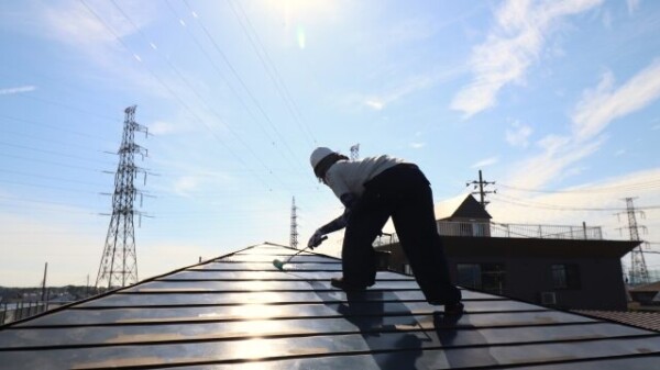 屋根足場の設置はなぜ必要？安全な施工のための必須条件サムネイル