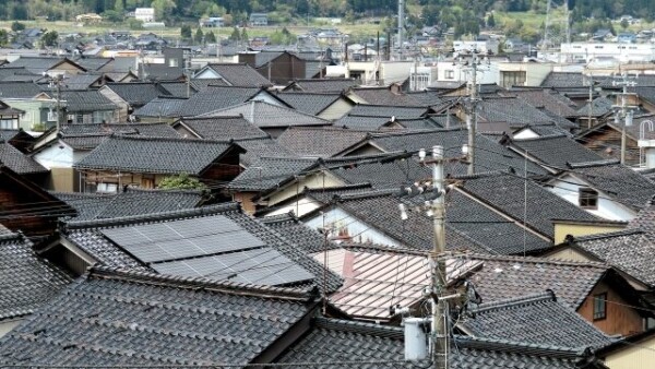 セメント瓦・モニエル瓦の屋根塗装を忘れていませんか？|木更津市・君津市・袖ヶ浦市の外壁塗装専門店サムネイル