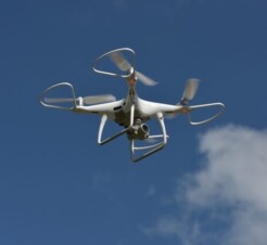 外壁塗装でドローンって必要？木更津で外壁塗装を検討中の方へ|木更津市・君津市・袖ヶ浦市の外壁塗装専門店サムネイル