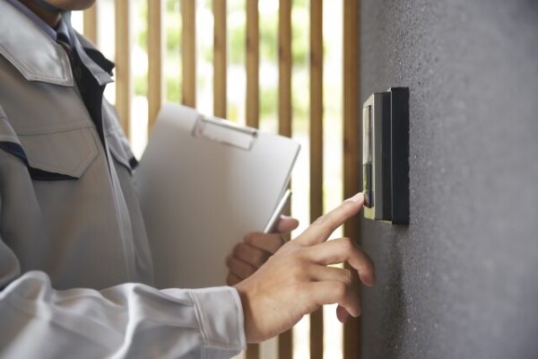 【木更津市で実例あり】「屋根に異常が…」訪問販売の悪徳業者手口と撃退法| 木更津市・君津市・袖ヶ浦市の外壁塗装専門店サムネイル