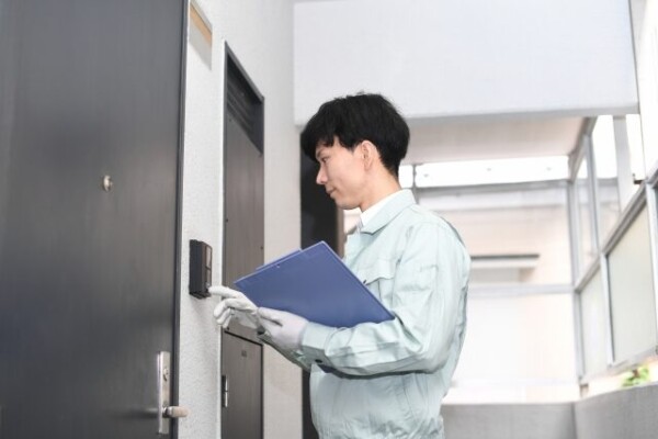 外壁塗装の飛び込み営業で即決は危険！ローン契約を迫られた際の対処法｜木更津市・君津市・袖ヶ浦市の外壁塗装専門店サムネイル